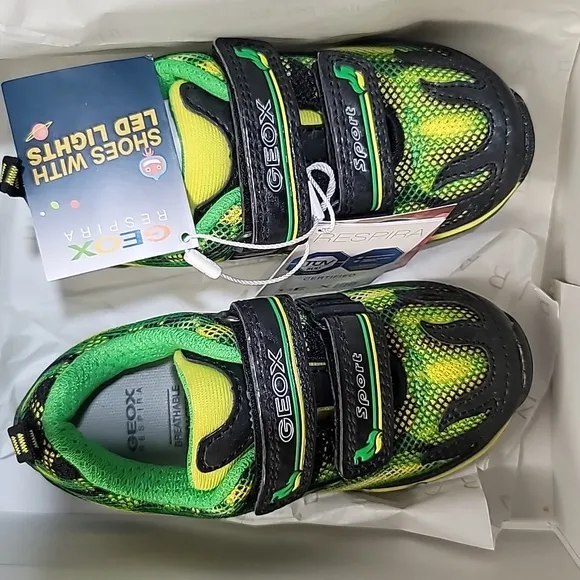 🎁 Geox Android Kids Light-Up Sneaker