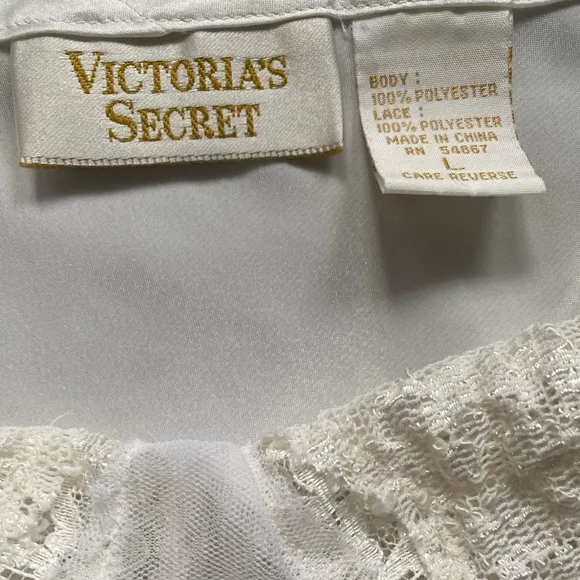 ✨ Vintage Victoria’s Secret Gold Label nightgown w/ slit &amp; lace trim