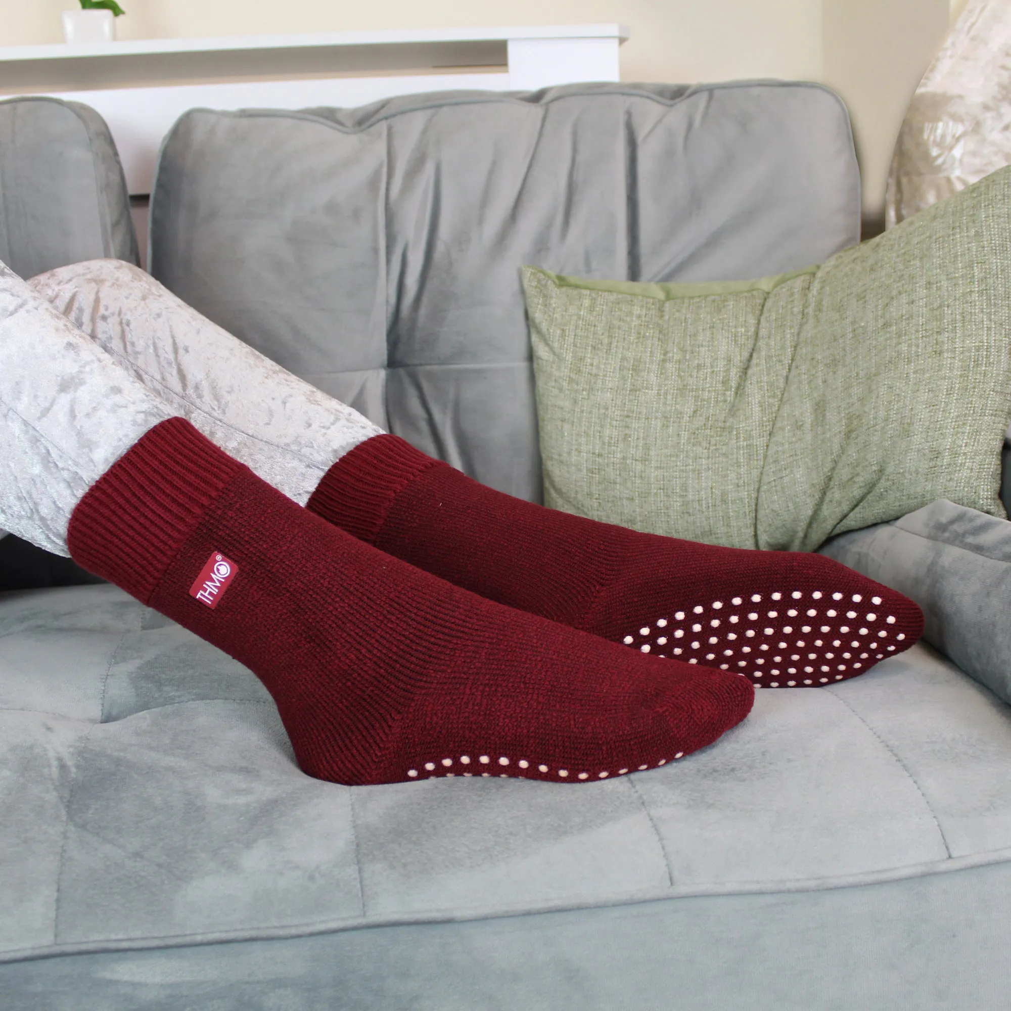 1 Pack Kids Indoor Thermal Slipper Socks with Grips (3 Sizes)