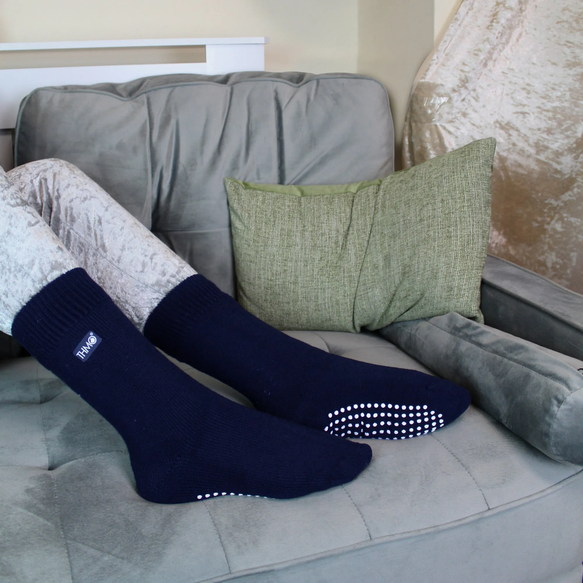 1 Pack Kids Indoor Thermal Slipper Socks with Grips (3 Sizes)
