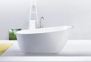 1519W 67" Freestanding Bath Tub