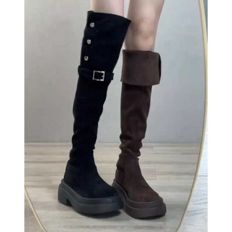 2025  Maillard style! Over-knee boots are popular this year, thick legs and suede are folded, and two wear tall knight boots.
