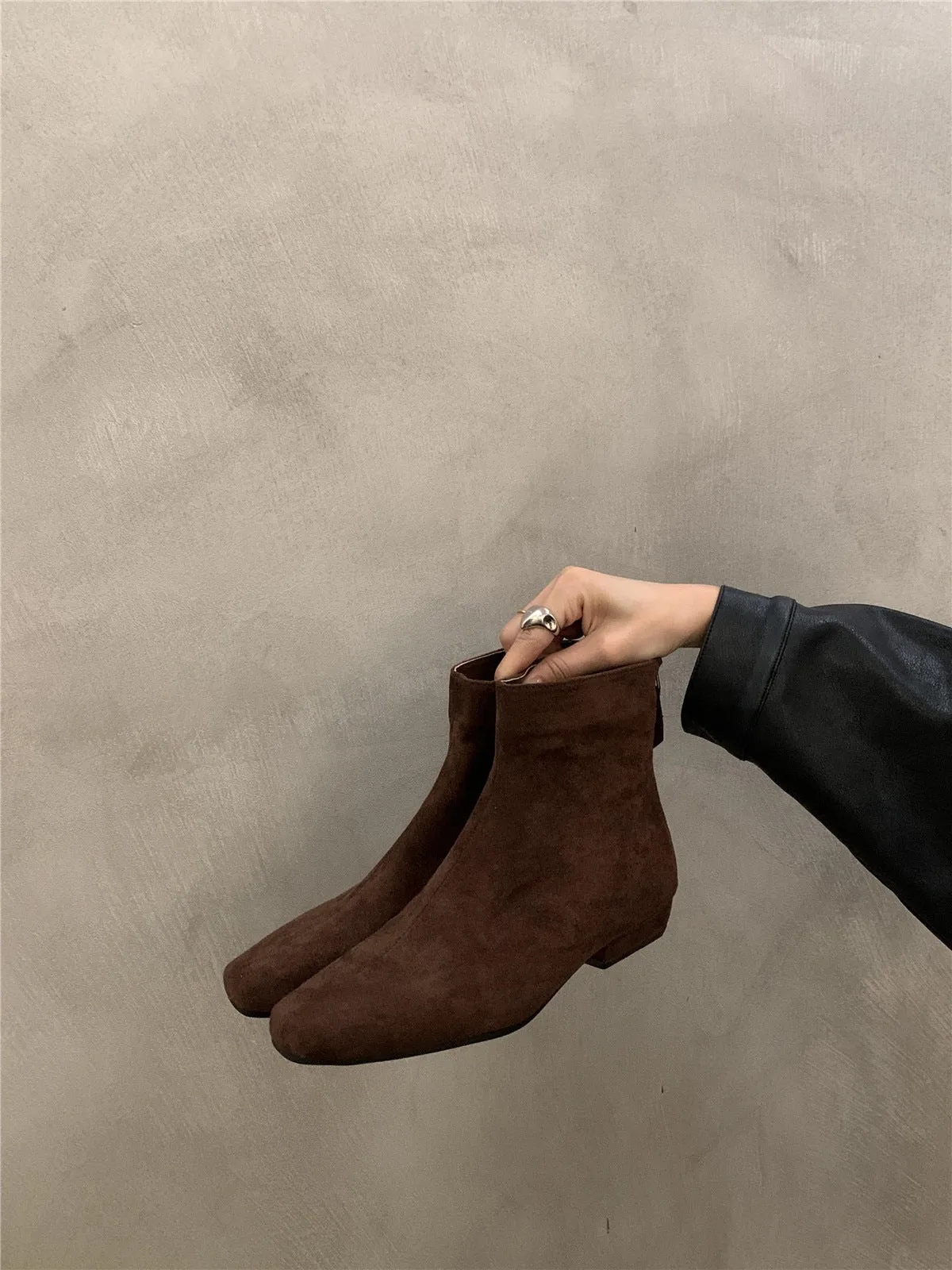 2025  thick heel khaki thin boots women's shoes popular new spring and autumn single boots retro suede Korean small short boots