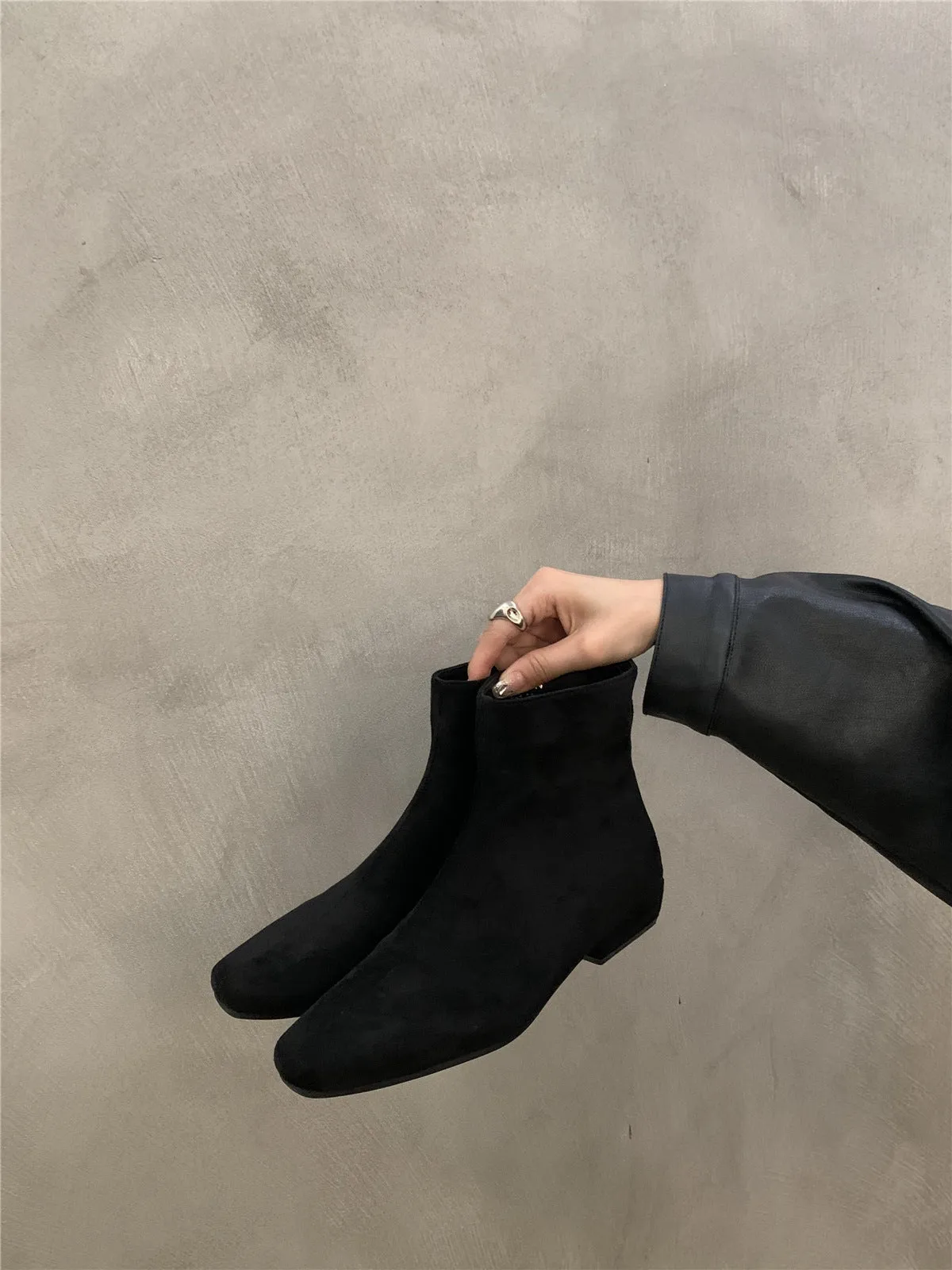 2025  thick heel khaki thin boots women's shoes popular new spring and autumn single boots retro suede Korean small short boots