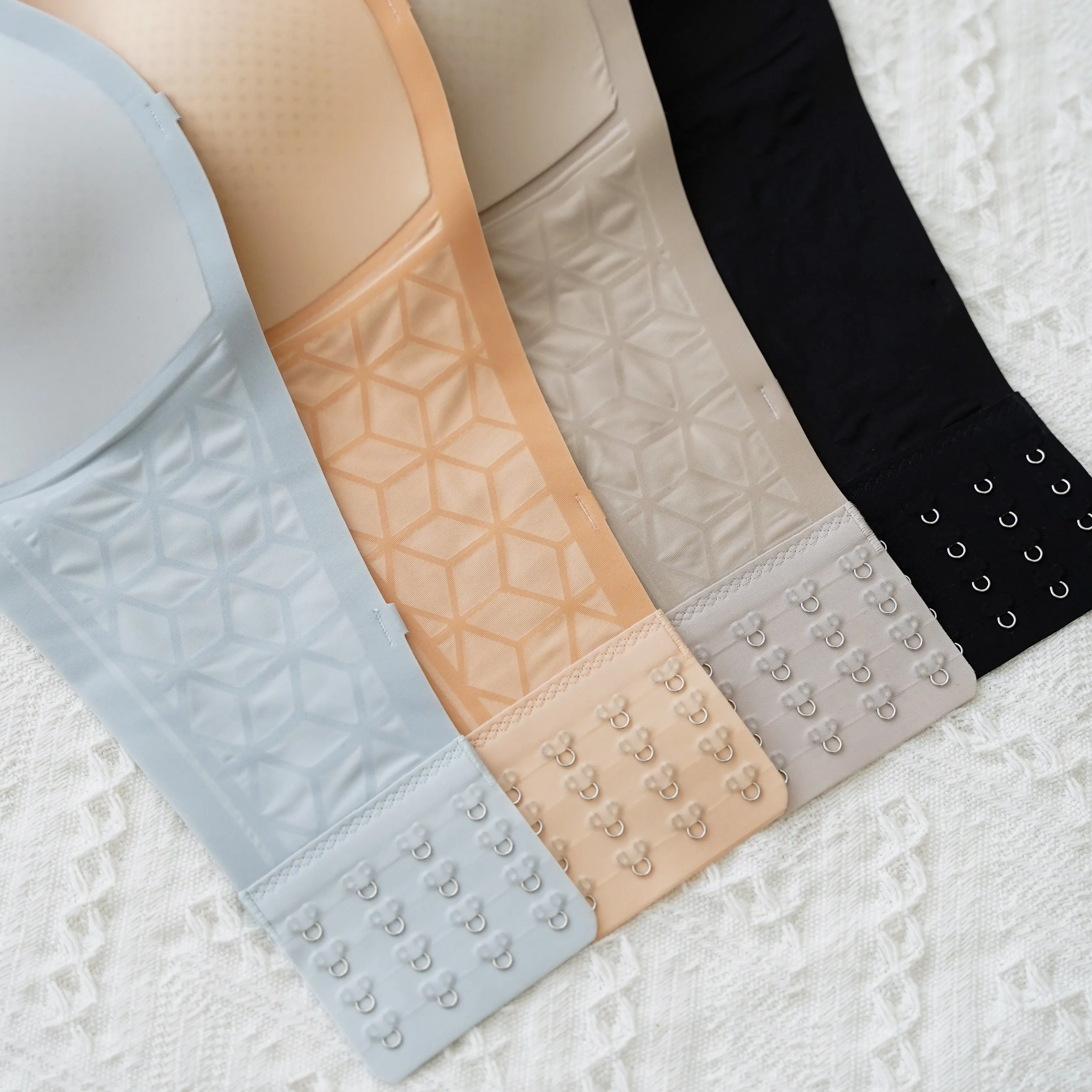 5D Ultra-Ventilation Lightweight Wireless Bandeau (In-built Padding) in Pearl Black (Size S Only)