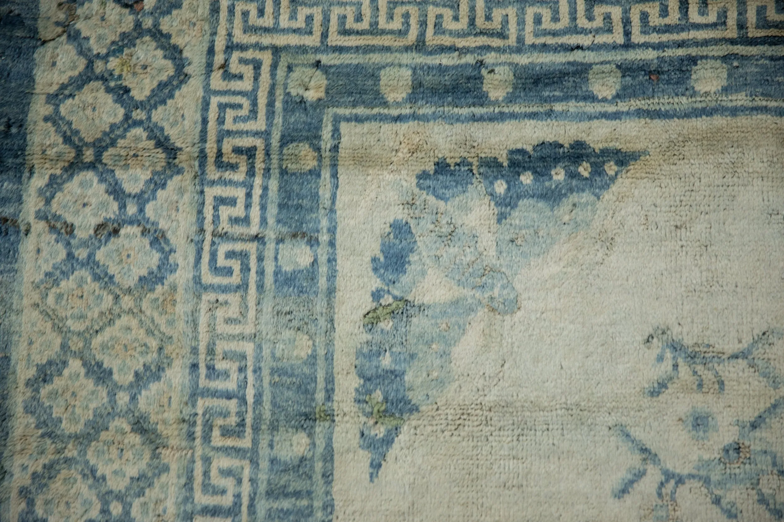 6x6 Antique Distressed Peking Square Carpet