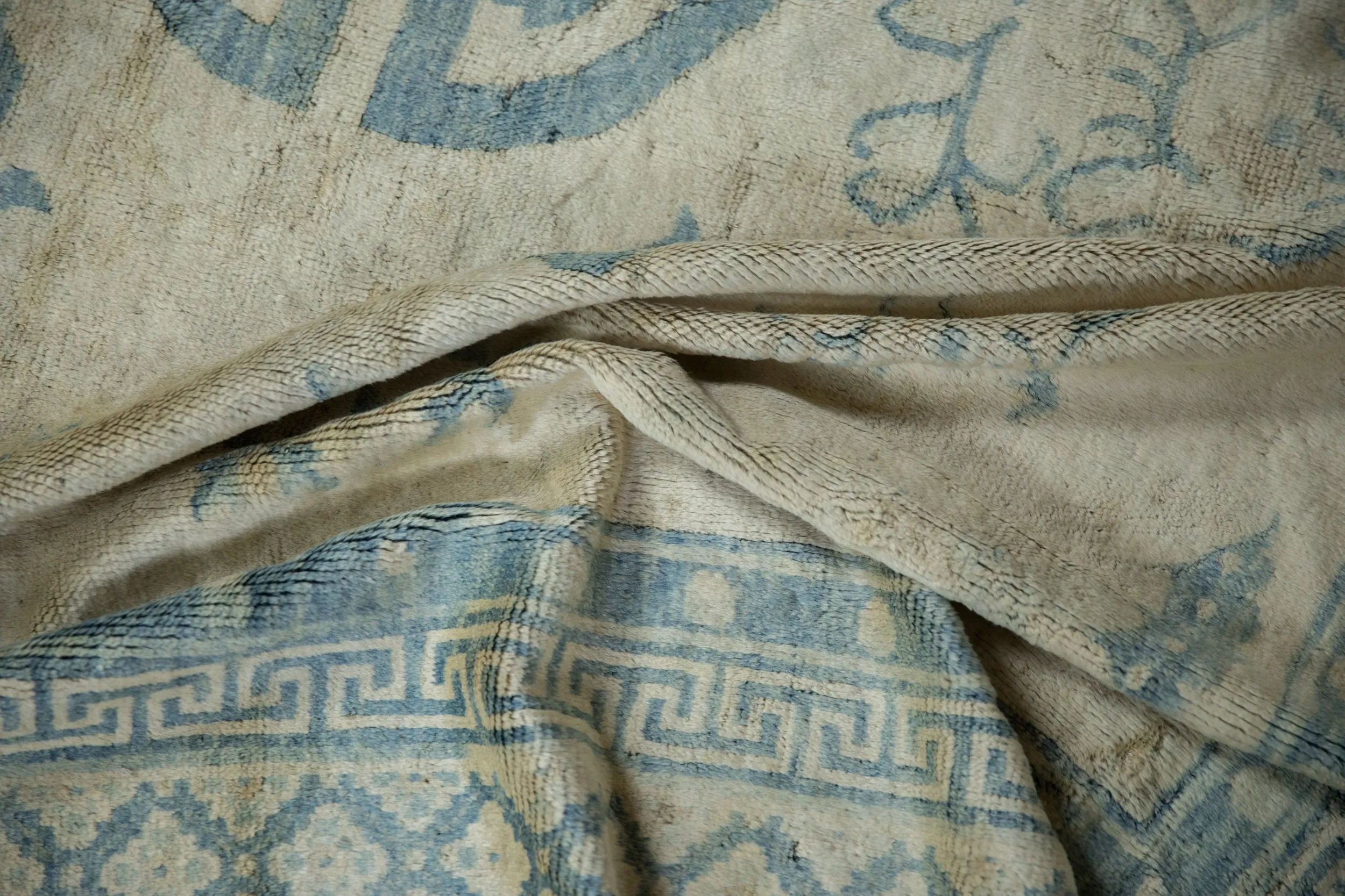 6x6 Antique Distressed Peking Square Carpet