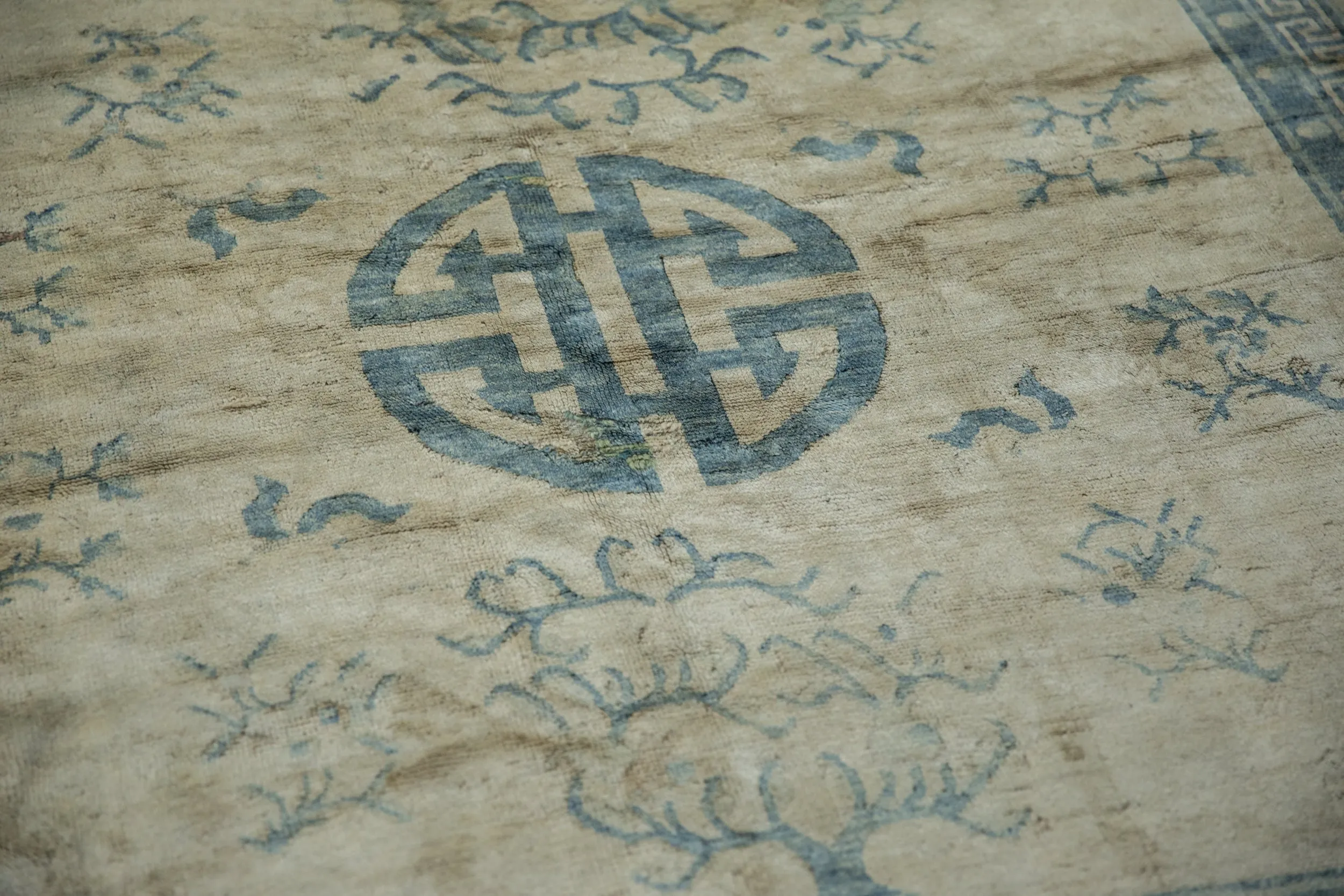 6x6 Antique Distressed Peking Square Carpet