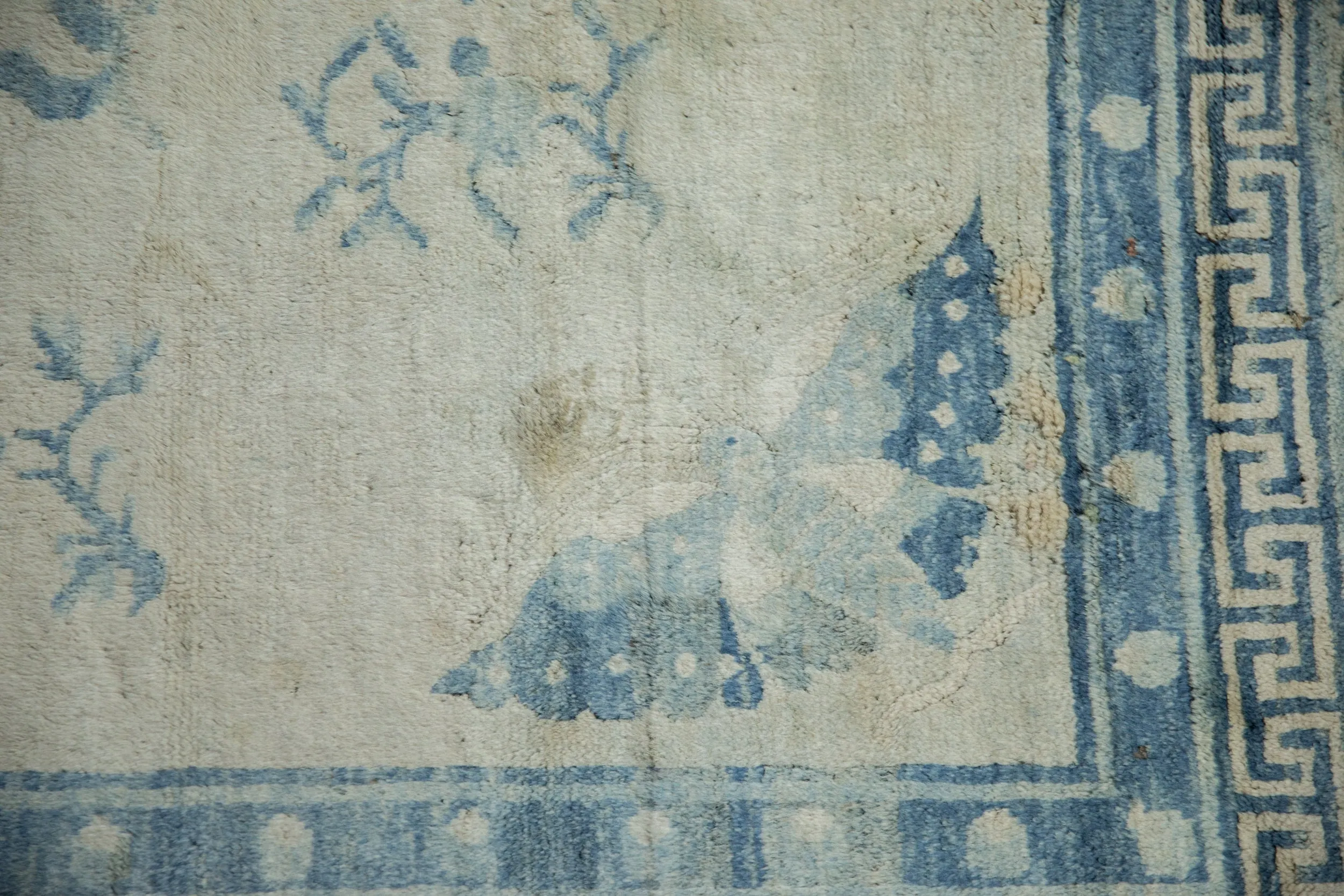 6x6 Antique Distressed Peking Square Carpet