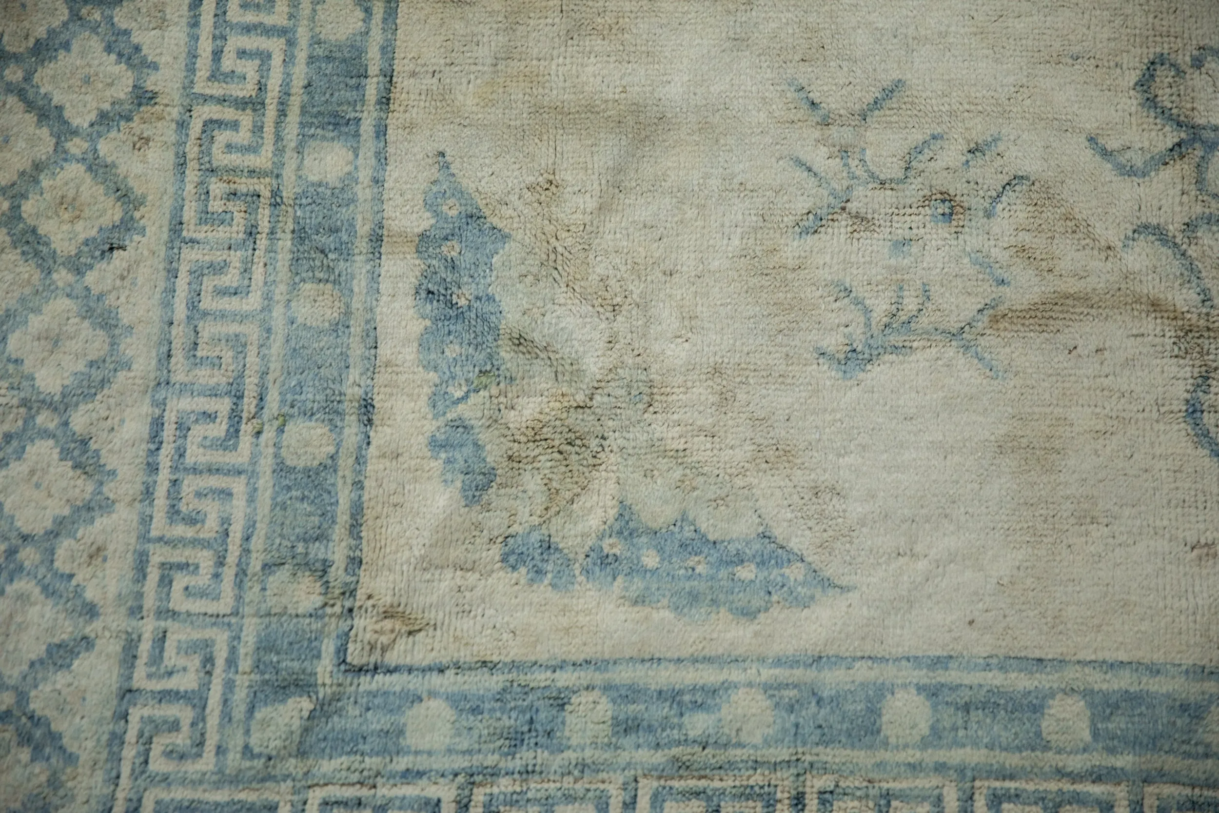 6x6 Antique Distressed Peking Square Carpet