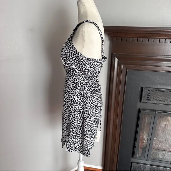 Abercrombie &amp; Fitch | 90's Slip Floral Wide Strap Mini Dress | Size Small