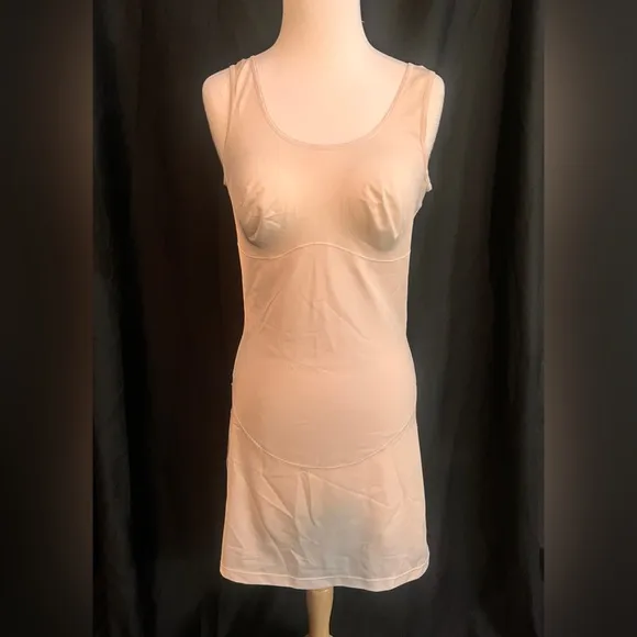Annette Diva Defined Adjustable Control Slip Beige Size Large