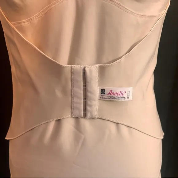 Annette Diva Defined Adjustable Control Slip Beige Size Large
