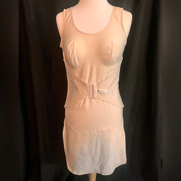 Annette Diva Defined Adjustable Control Slip Beige Size Large