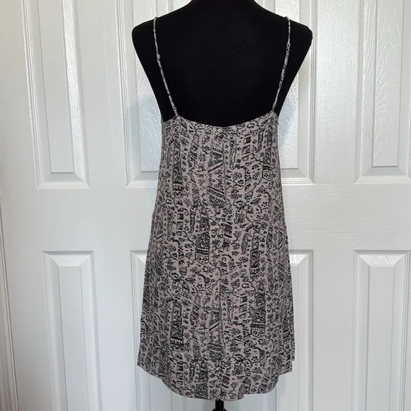 Aritzia Wilfred Free Slip Dress