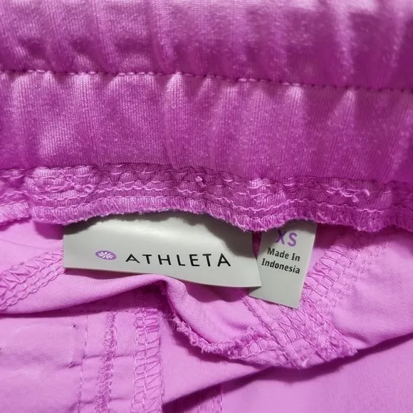 Athleta shorts XS Go The Distance Thistle Purple loose fit athletic gym workout