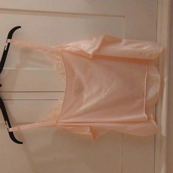 Bali pink slip and cami Sz 42