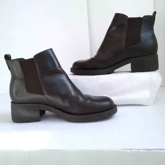 Bass Brown Leather Chelsea Boots  # V669 GK In Very Good Condition Sz 9M