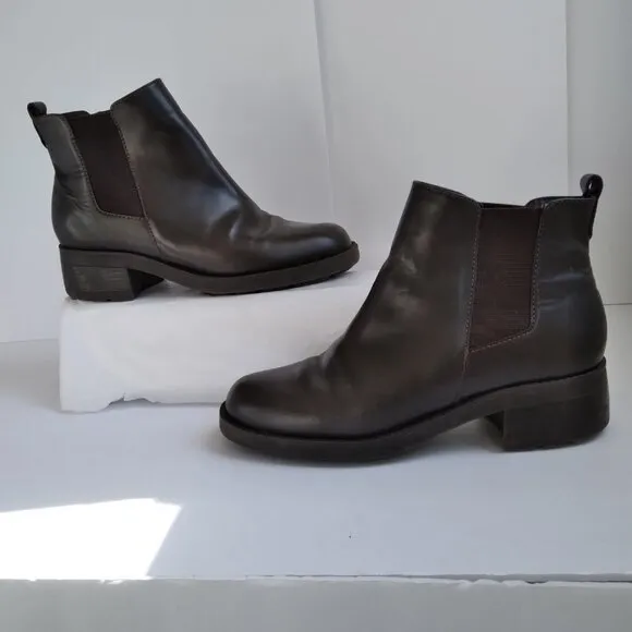 Bass Brown Leather Chelsea Boots  # V669 GK In Very Good Condition Sz 9M