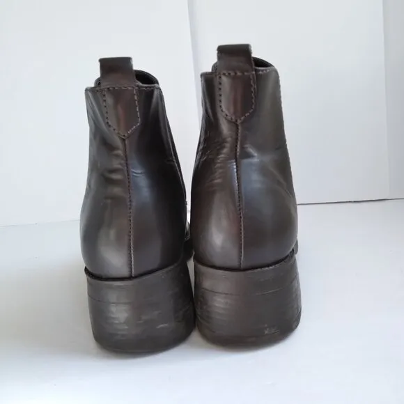 Bass Brown Leather Chelsea Boots  # V669 GK In Very Good Condition Sz 9M