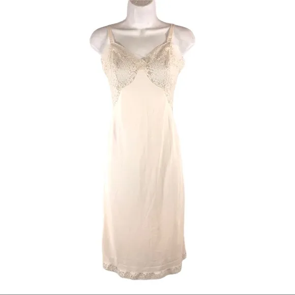 Beautiful Vintage 1960s Ivory and Lace Slip