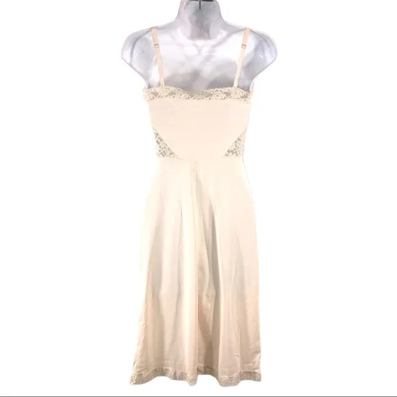 Beautiful Vintage 1960s Ivory and Lace Slip