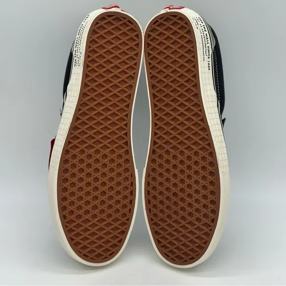 Black and Green Slip-On Sneakers with Canvas Upper