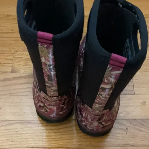 BOGS youth Classics tall black zinnia flowers purple on black boot