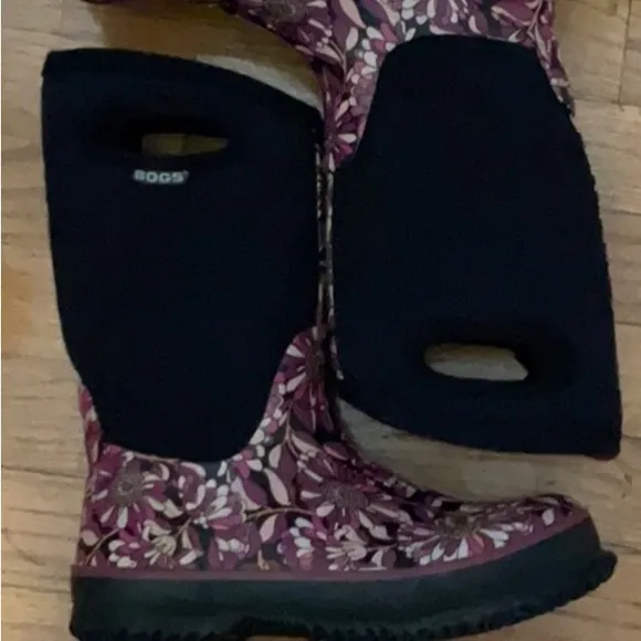BOGS youth Classics tall black zinnia flowers purple on black boot