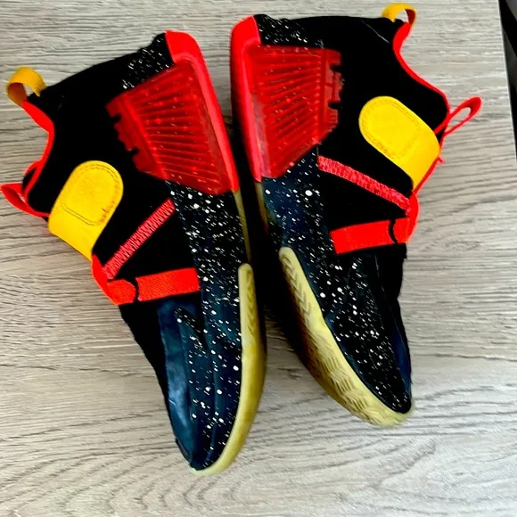 Boy’s Black &amp; Orange Sneakers From Nike Size 2y