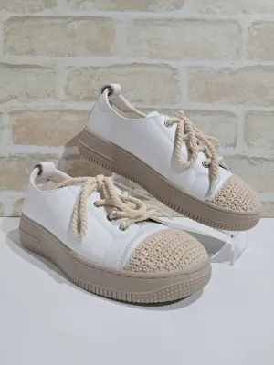 Cabarita White by Hinako