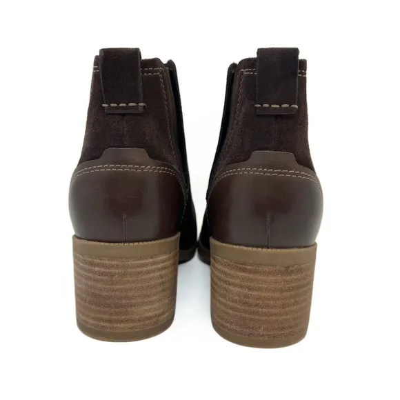 Clarks Artisan Maypearl Daisy Ankle Boots