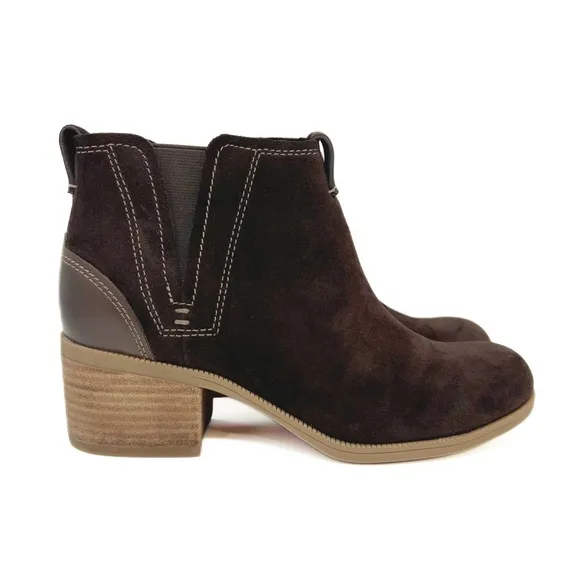 Clarks Artisan Maypearl Daisy Ankle Boots