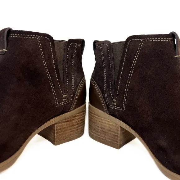 Clarks Artisan Maypearl Daisy Ankle Boots