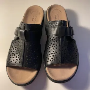 Clarks Utimate Comfort collection black leather Sandals Size 7 New