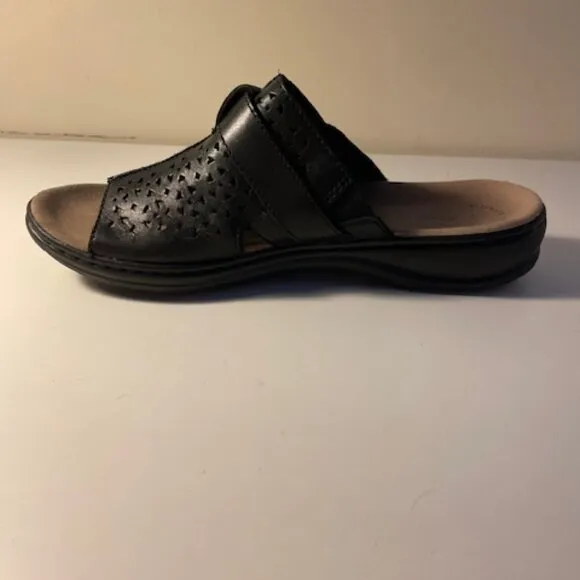 Clarks Utimate Comfort collection black leather Sandals Size 7 New