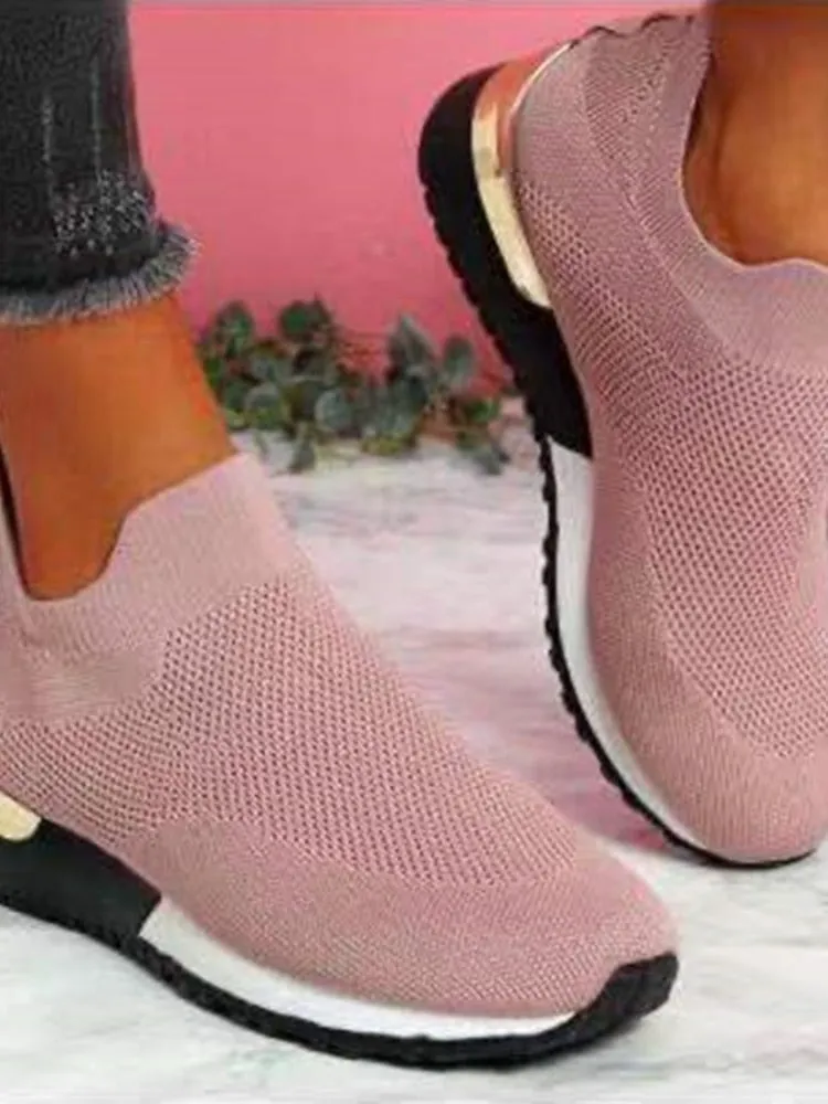 Comfort Sneaker mit goldenen Details