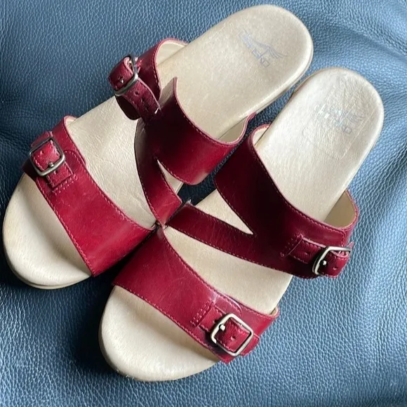 Dansko Sophie Sandals, Burgundy Size 7.5-8.