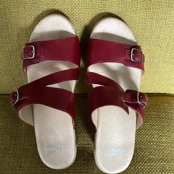 Dansko Sophie Sandals, Burgundy Size 7.5-8.
