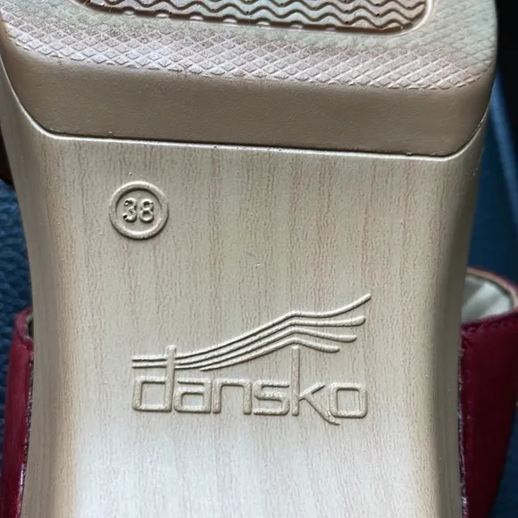 Dansko Sophie Sandals, Burgundy Size 7.5-8.