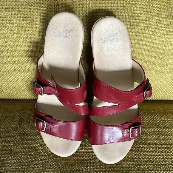 Dansko Sophie Sandals, Burgundy Size 7.5-8.