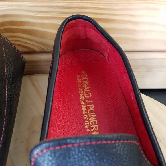 DONALD J PLINER DRIVING MOCS Shoes VEEDA Men's 12 US Pebble Leather Black Red
