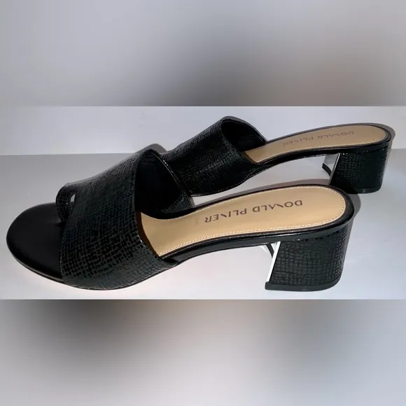 Donald Pliner Melros - size 9 pebbled metallic black sandals with box -so classy