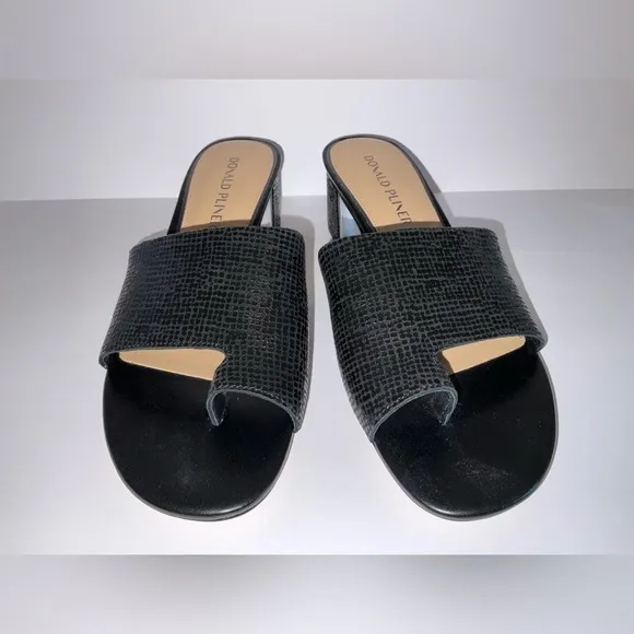 Donald Pliner Melros - size 9 pebbled metallic black sandals with box -so classy