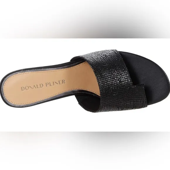 Donald Pliner Melros - size 9 pebbled metallic black sandals with box -so classy