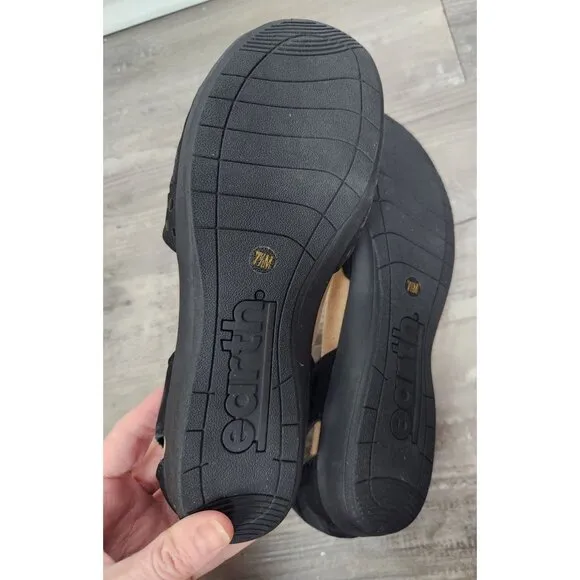 Earth Women's Sz. 7.5 Bronnie Round Toe Casual Slip On Flat Shoes NWOT
