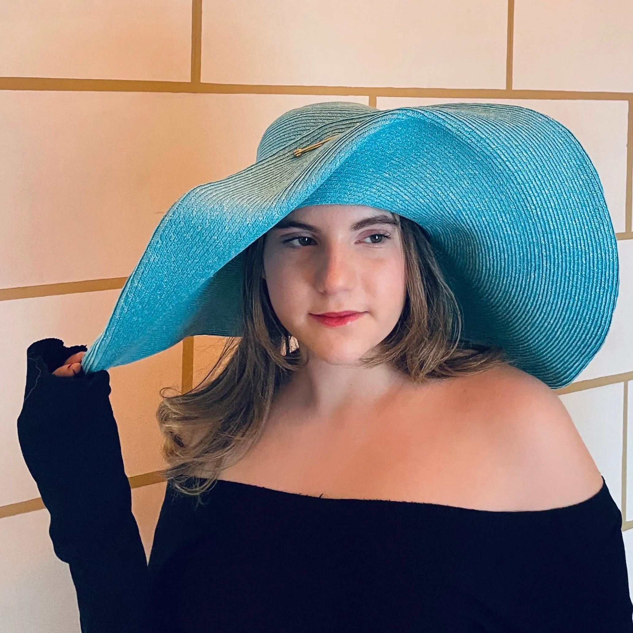 Fiona - Extra Wide Brim Swinger