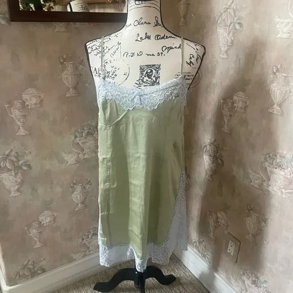 FREE PEOPLE ARIES BLUE LACE ACCENT MINI SLIP DRESS MEDIUM