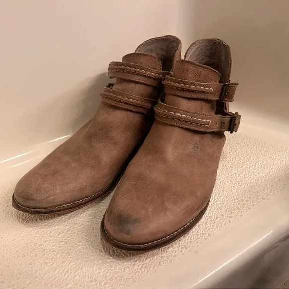 Free People Braebrun Ankle Boots Shoes size 38 RARE