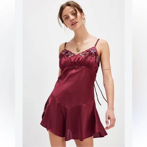 Free People Intimately Morning Kiss Embroidered Mini Slip, Red/Rouge, S, NWOT